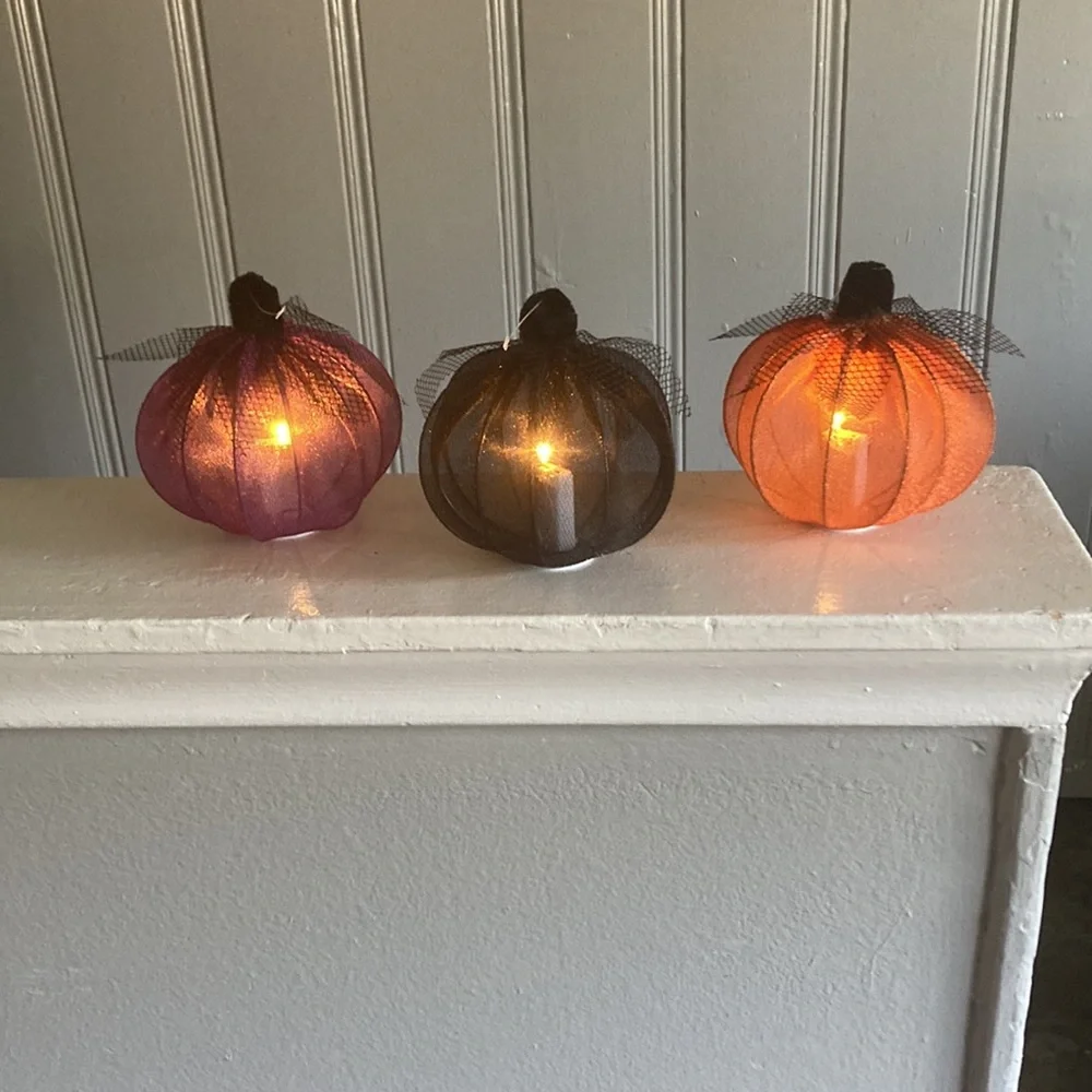 NWT- Set of 3-  Elegant Lace Covered Light Up LED Halloween Pumpkin Decorations